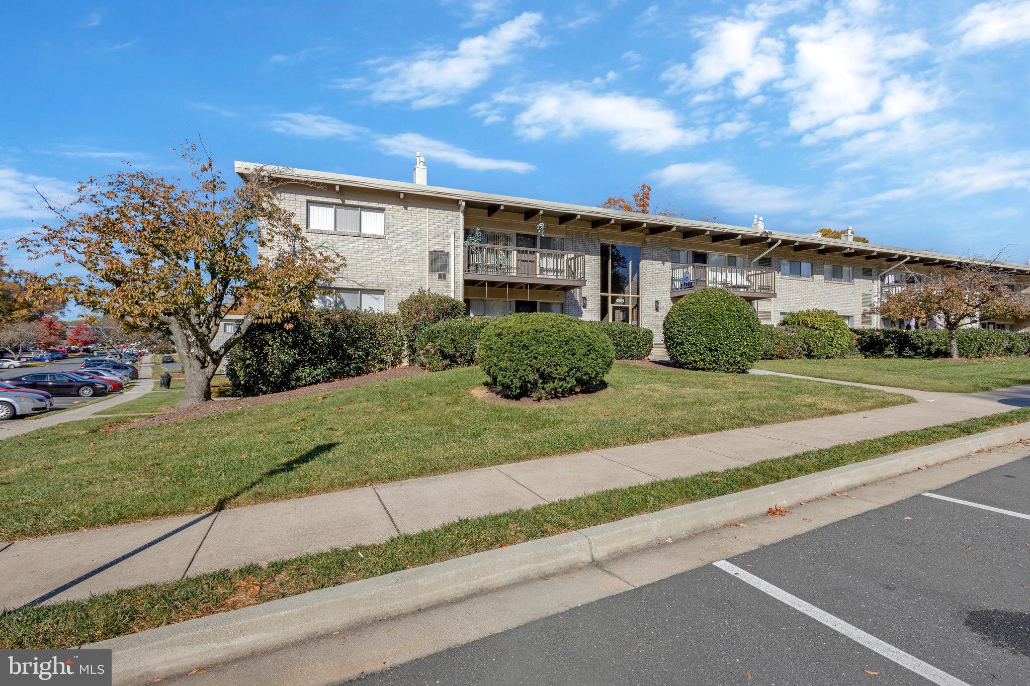 4965 Americana Dr #4965e