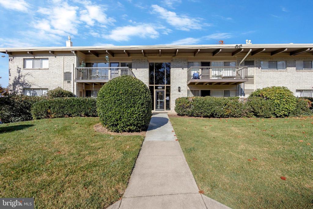 4965 Americana Dr #4965e