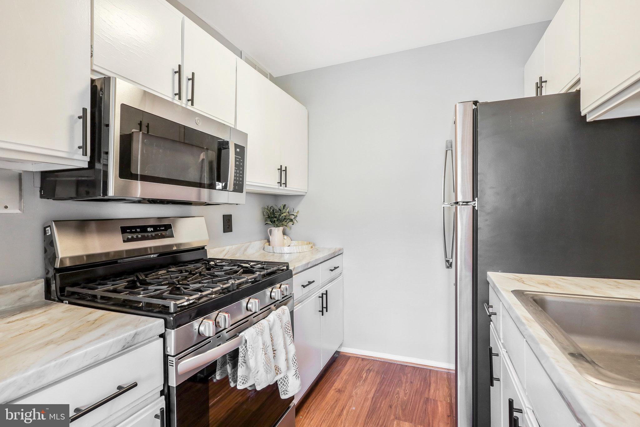 4965 Americana Dr #4965e