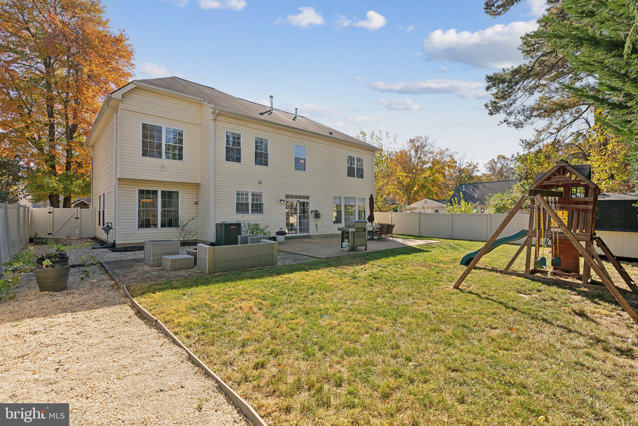 7208 Pine Dr