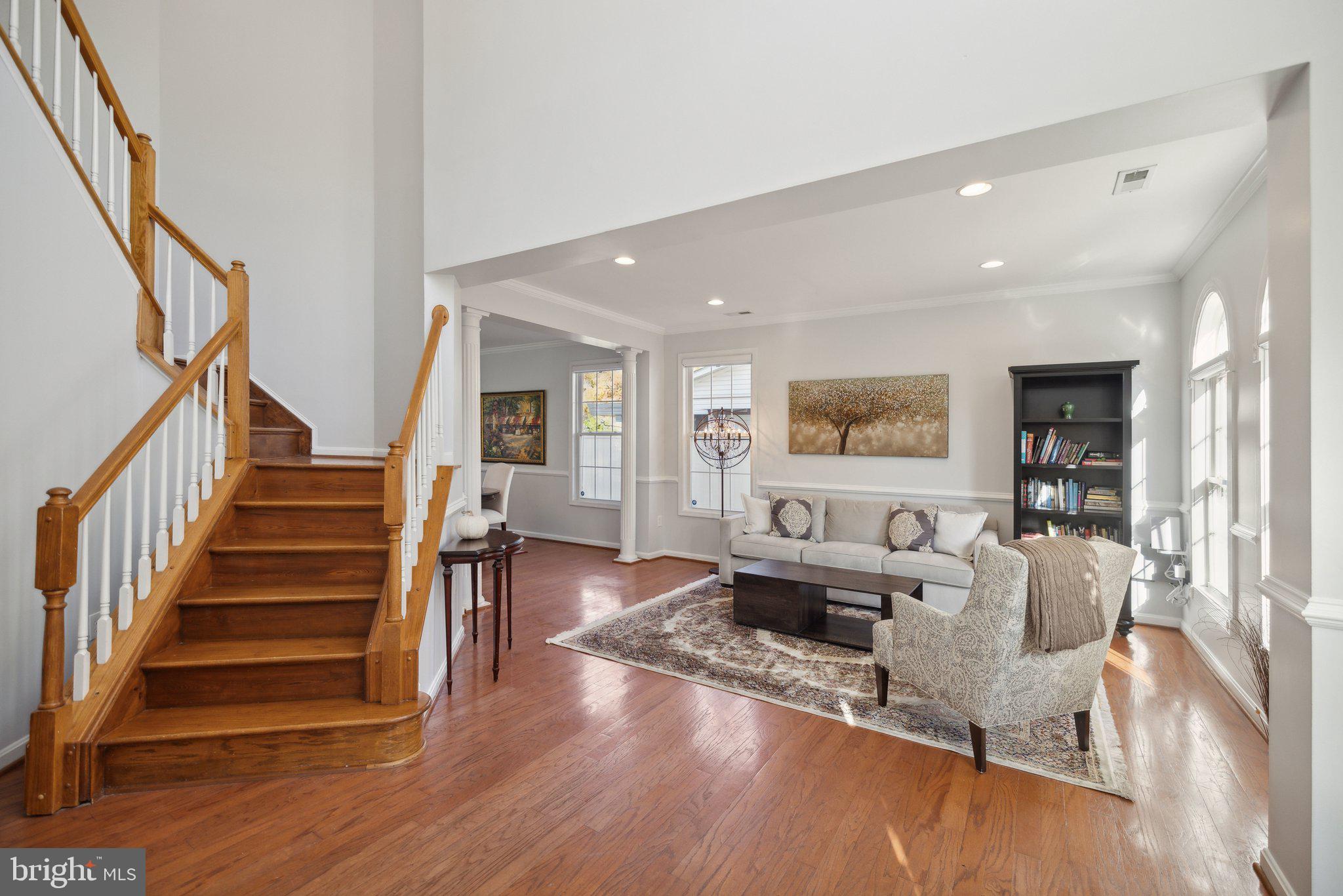 7208 Pine Dr