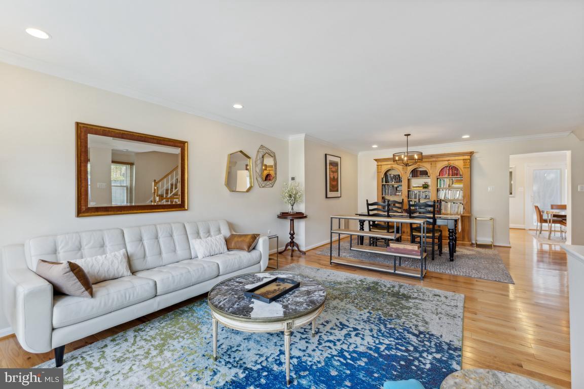 7299 Olde Lantern Way