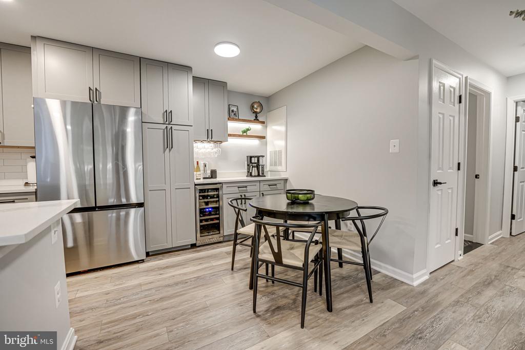 2221 Lovedale Ln #202b