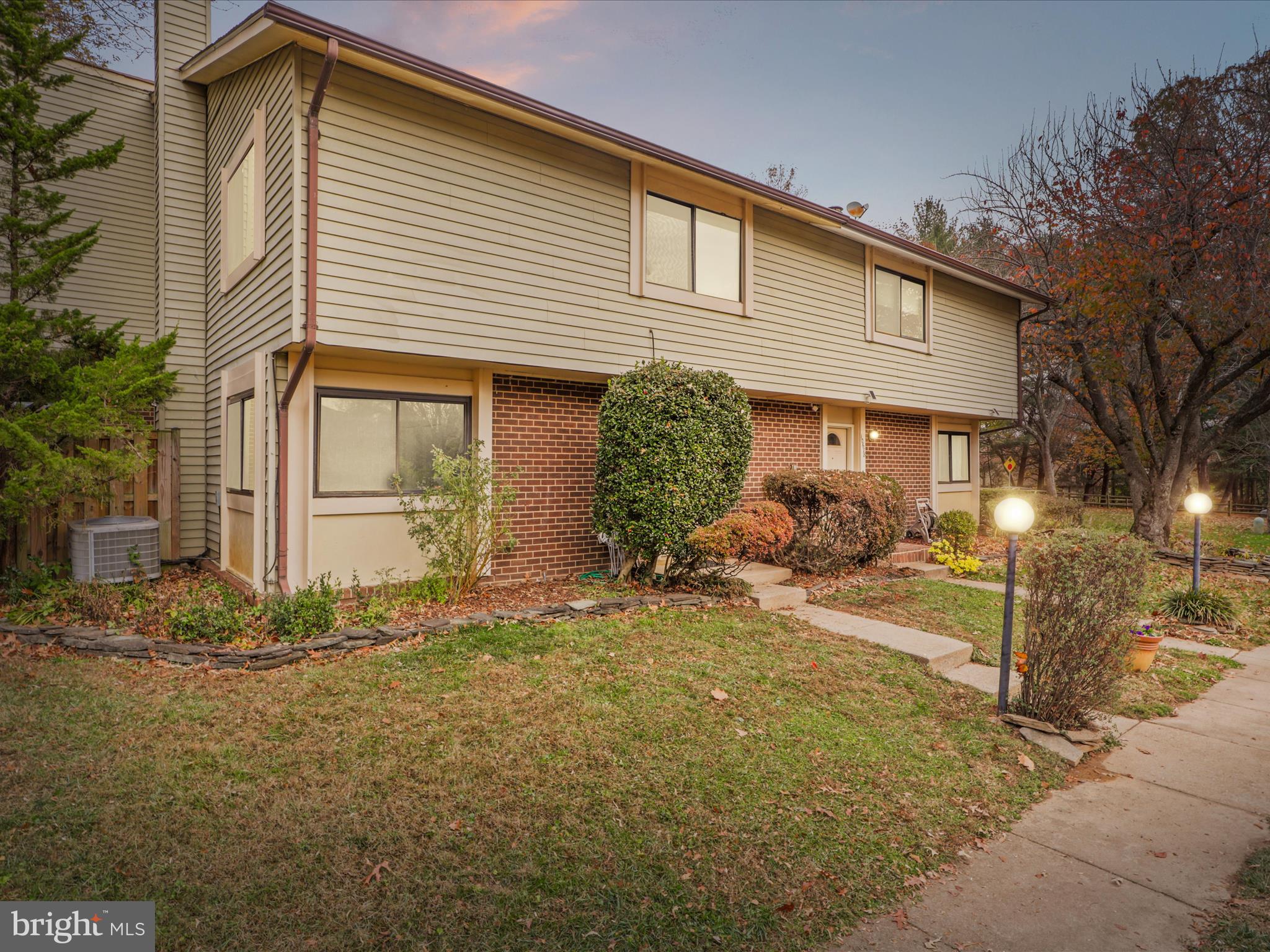 10684 MYRTLE OAK COURT