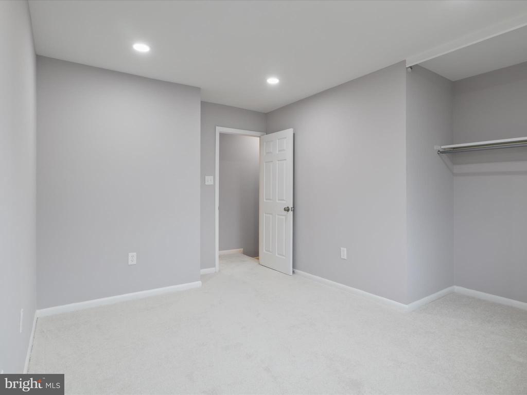 10684 MYRTLE OAK COURT
