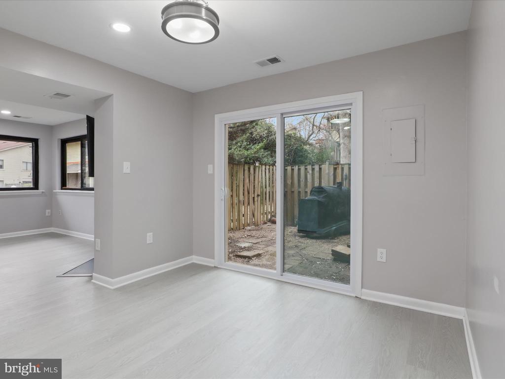 10684 MYRTLE OAK COURT