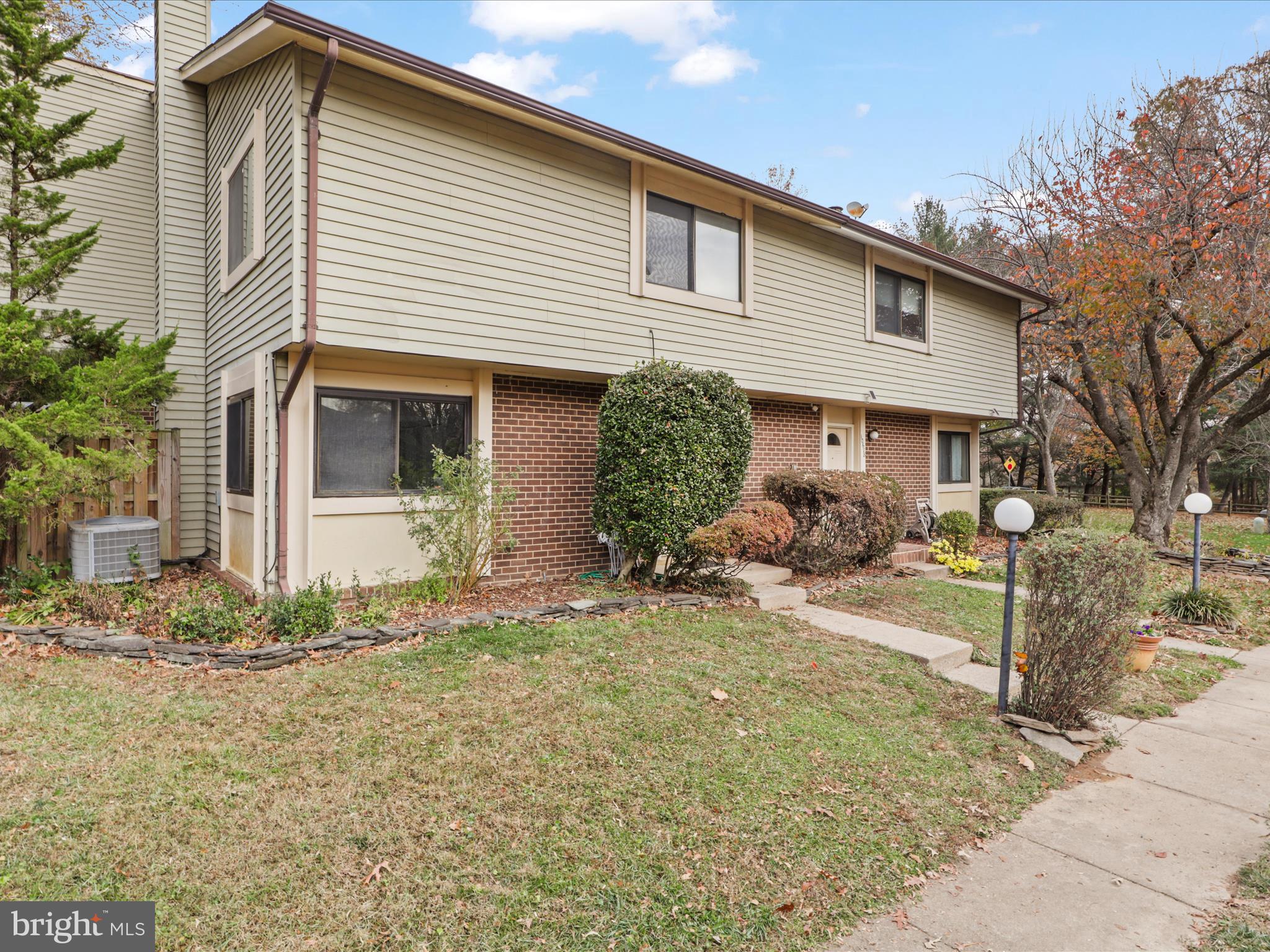 10684 MYRTLE OAK COURT