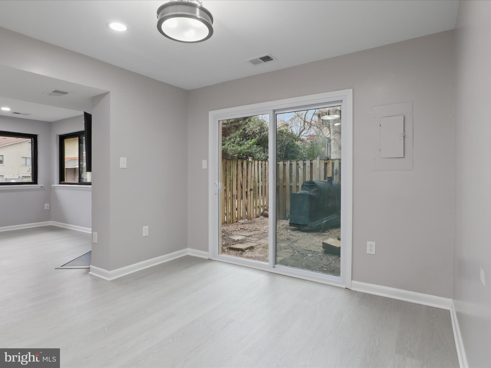 10684 MYRTLE OAK COURT