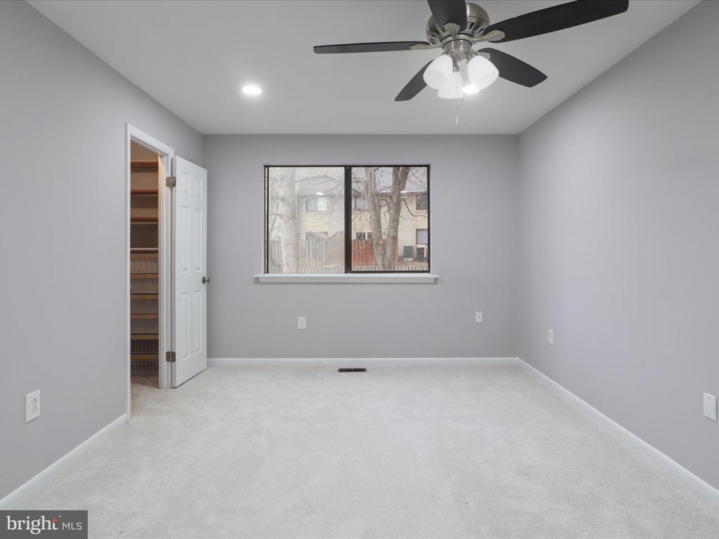 10684 MYRTLE OAK COURT