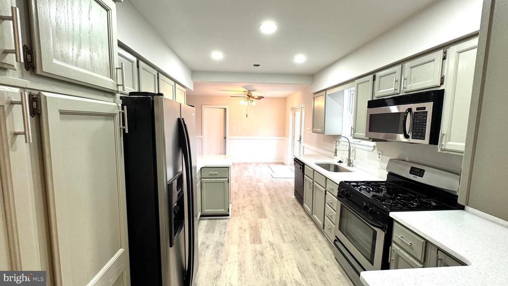6613 BOWIE DRIVE