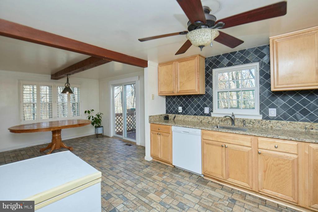 5704 Walnut Wood Ln