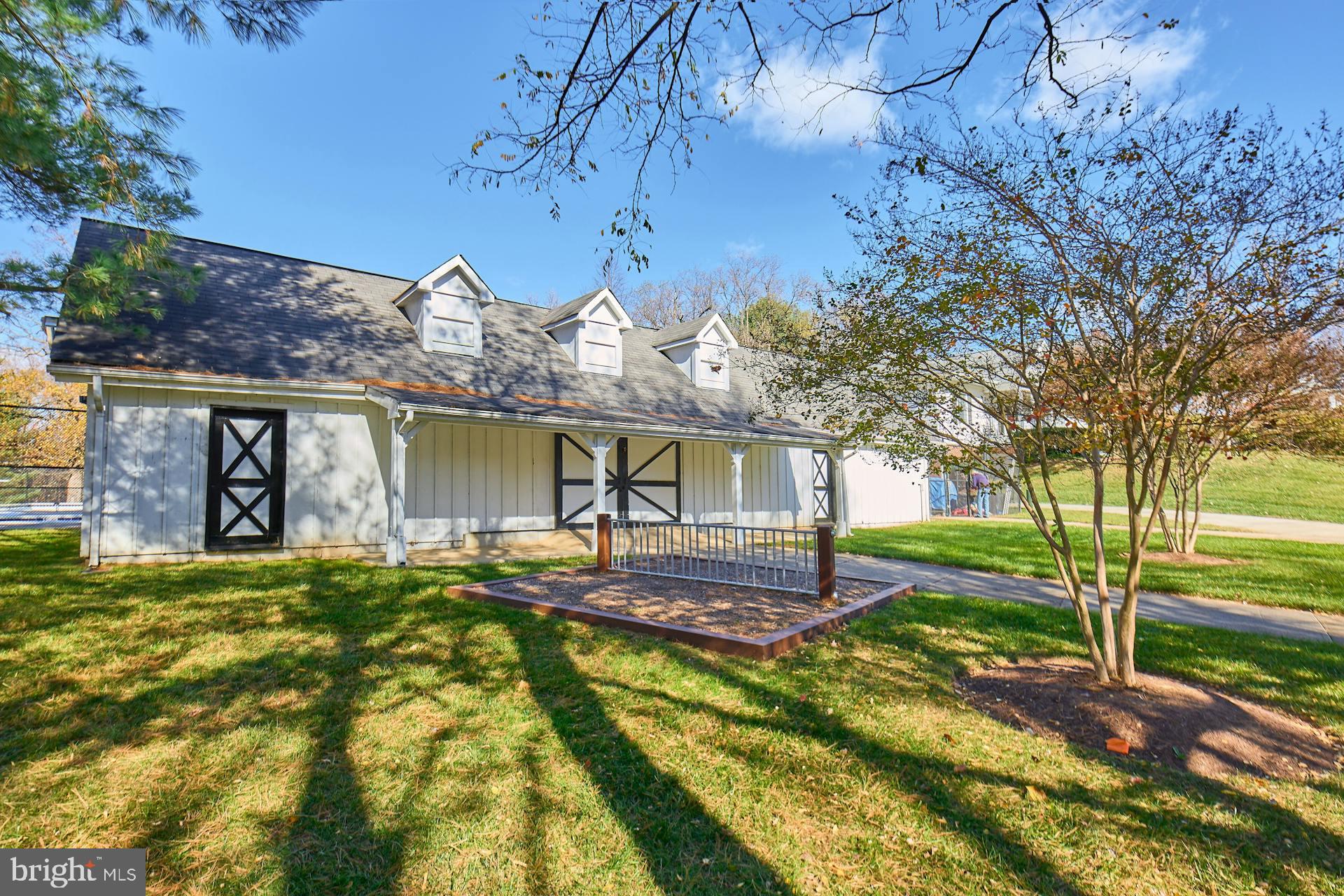 5704 Walnut Wood Ln