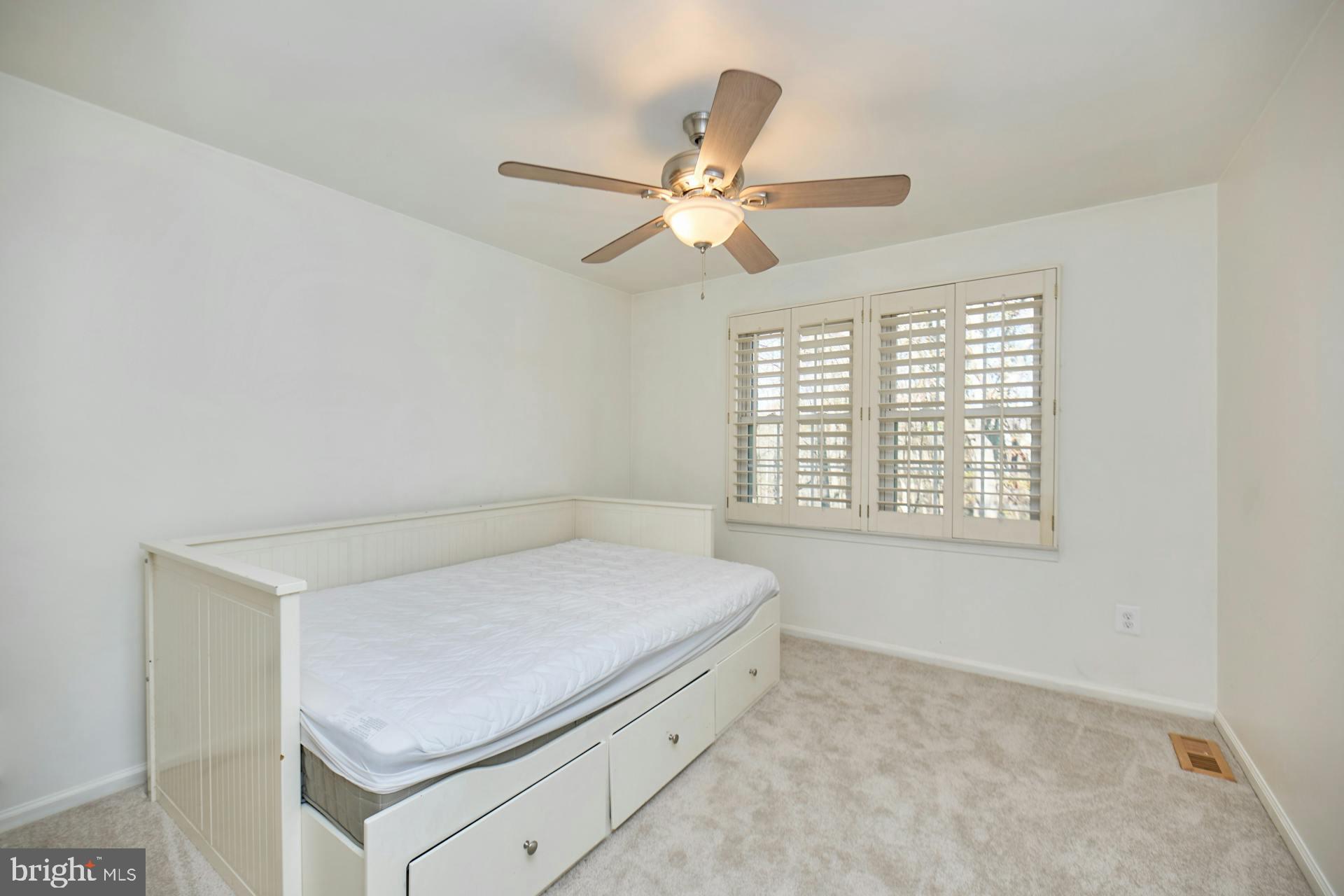 5704 Walnut Wood Ln