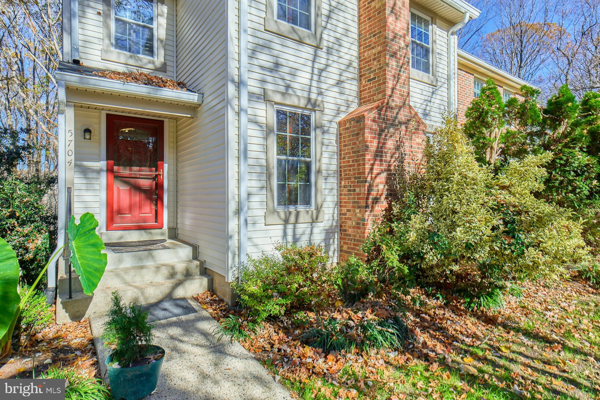 5704 Walnut Wood Ln