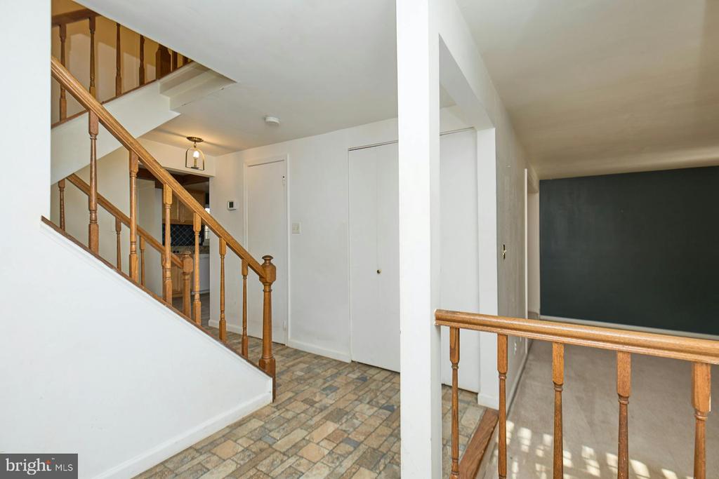 5704 Walnut Wood Ln