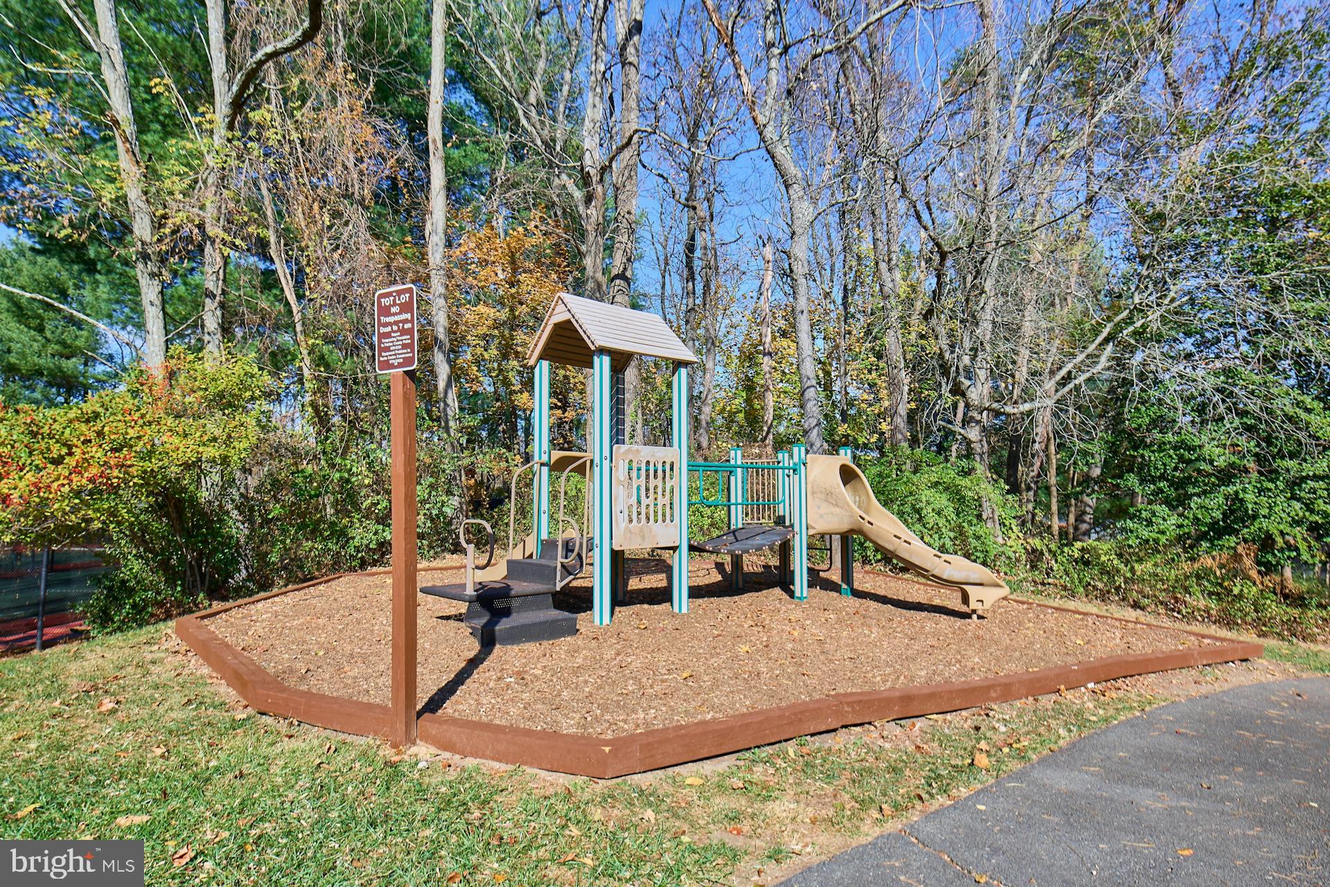 5704 Walnut Wood Ln