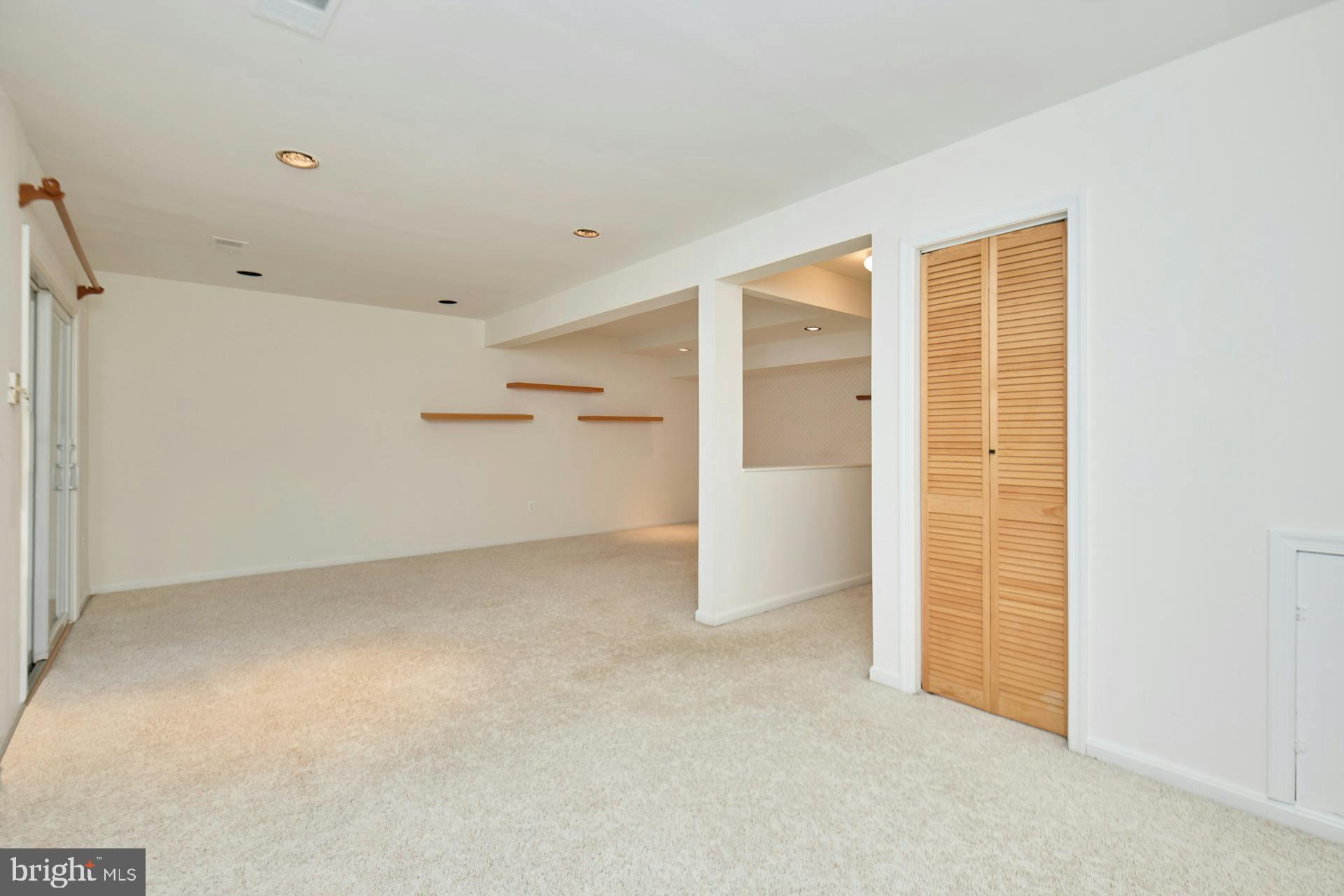 5704 Walnut Wood Ln