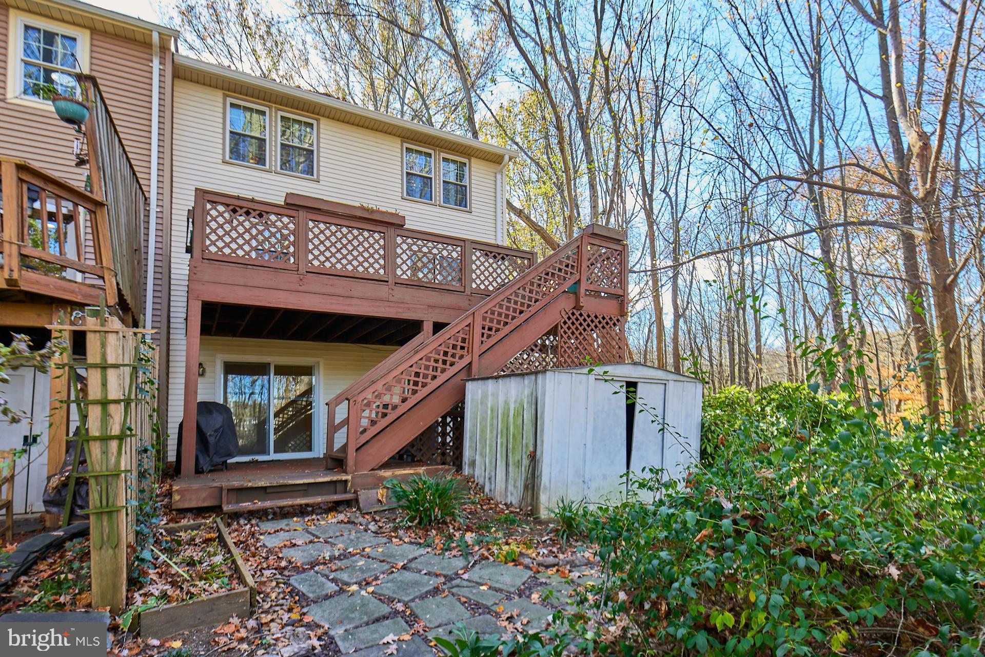 5704 Walnut Wood Ln