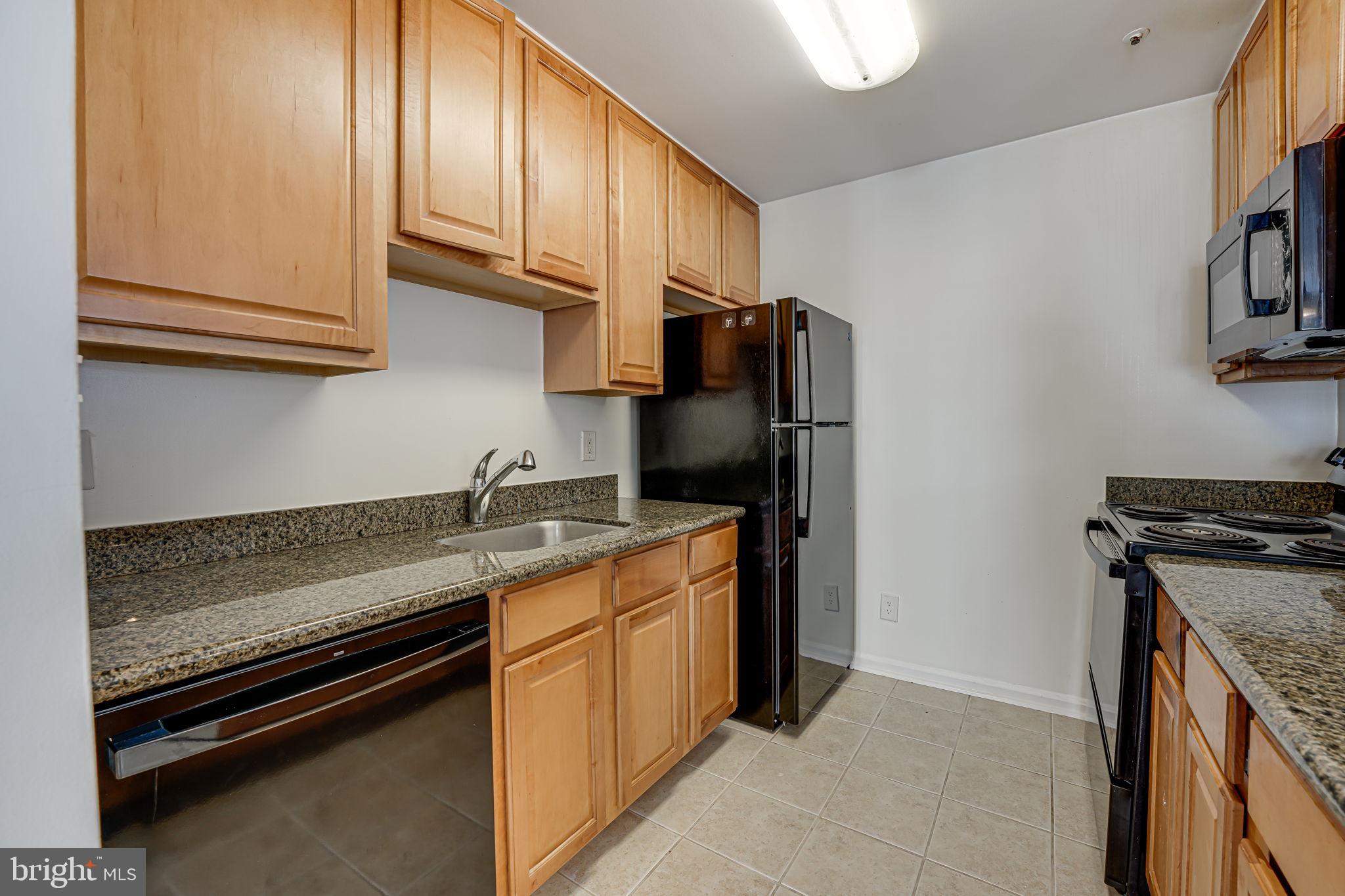 3178 SUMMIT SQUARE DR #3-B1