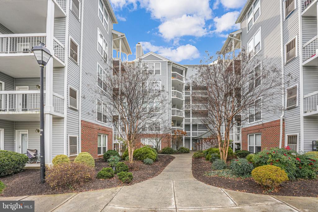 3178 SUMMIT SQUARE DR #3-B1