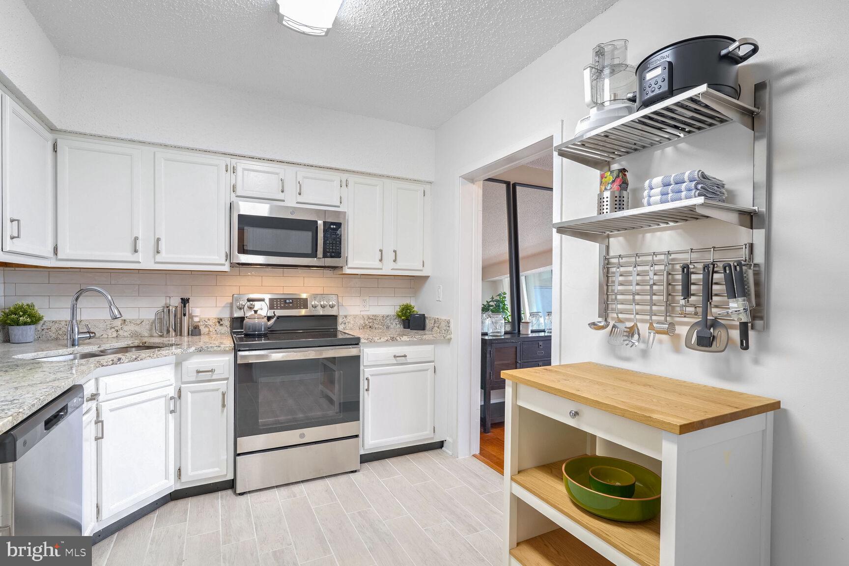 5505 Seminary Rd #906n