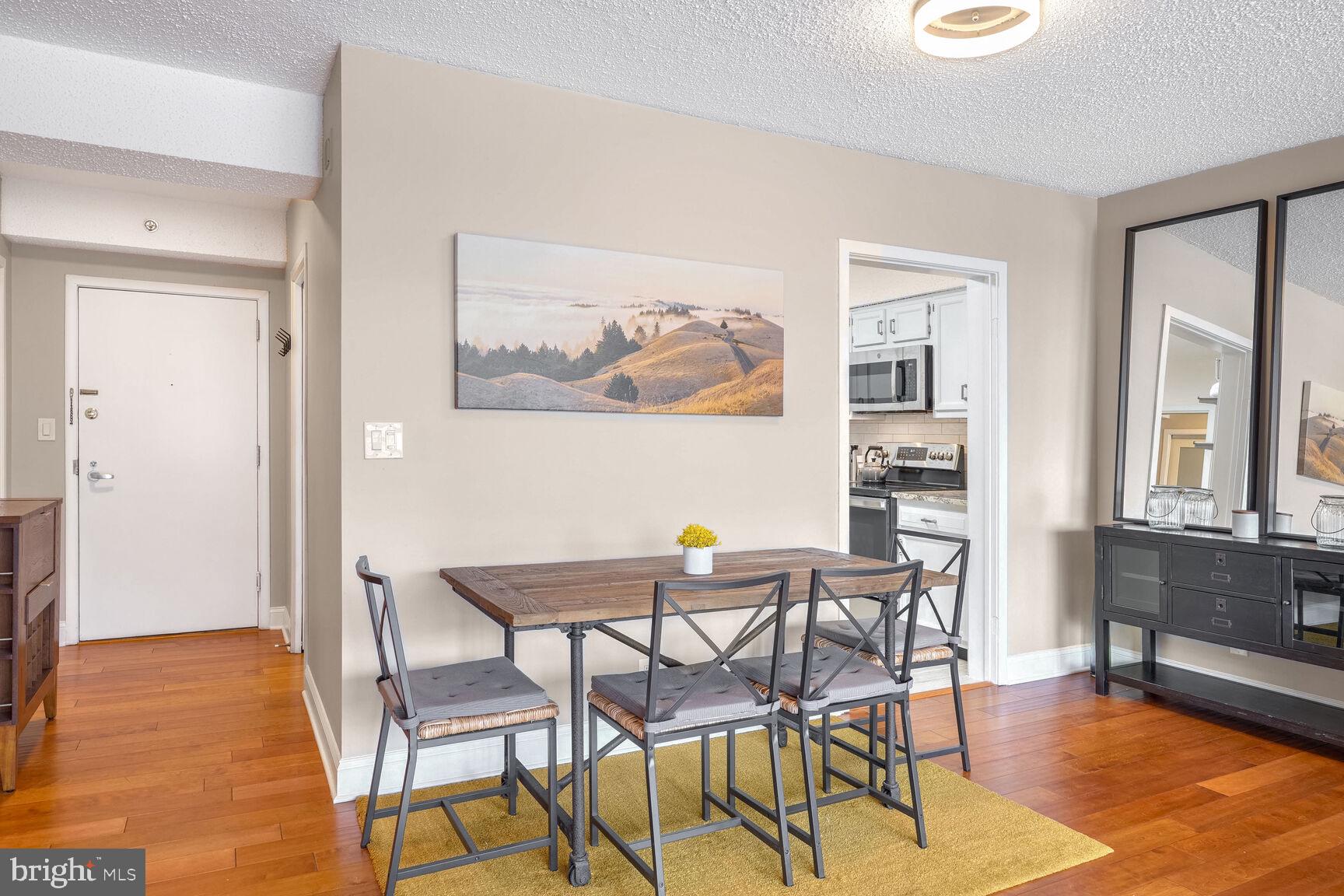 5505 Seminary Rd #906n
