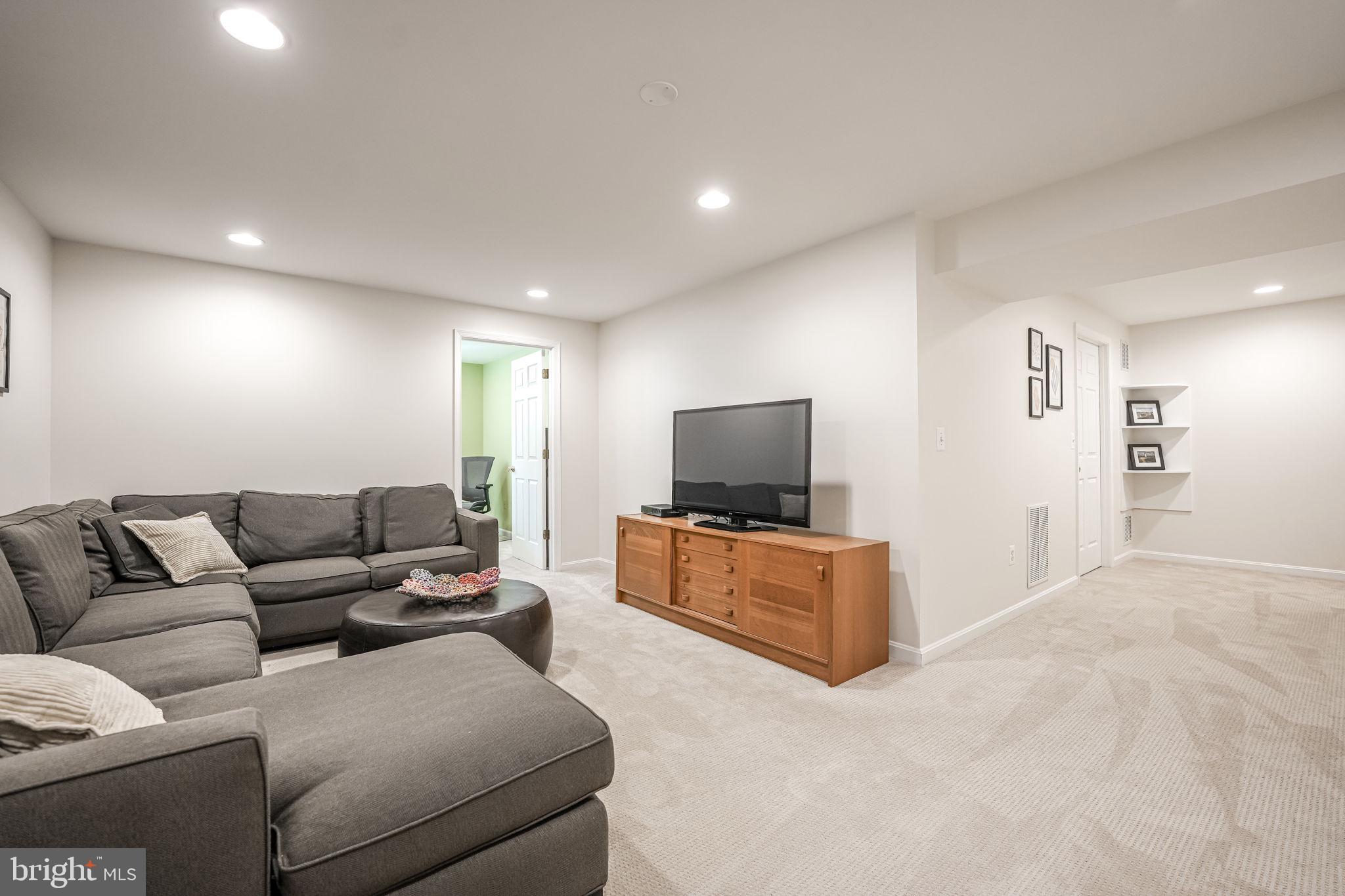 2429 Bramblebush Ct