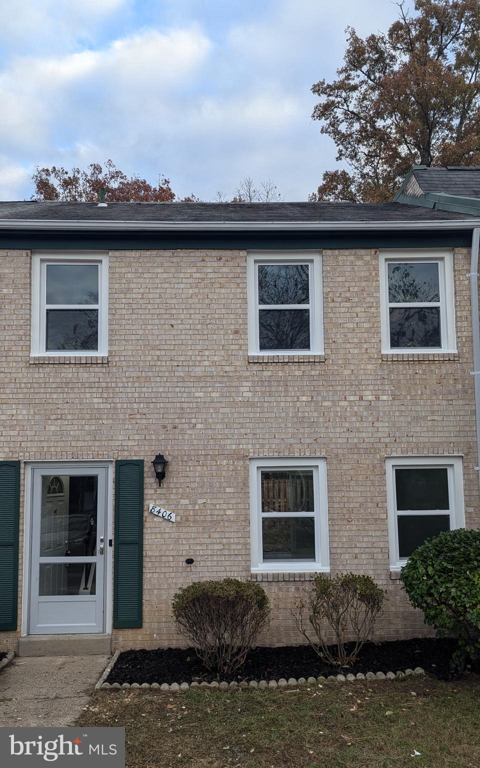 8409 DAMPIER COURT