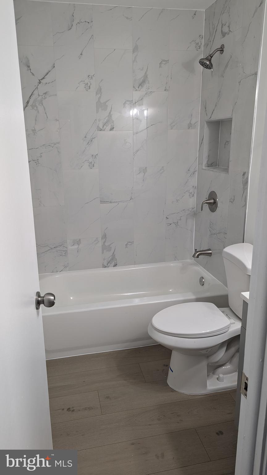 8409 DAMPIER COURT