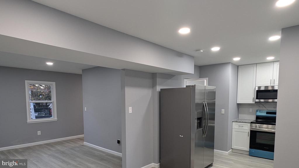 8409 DAMPIER COURT