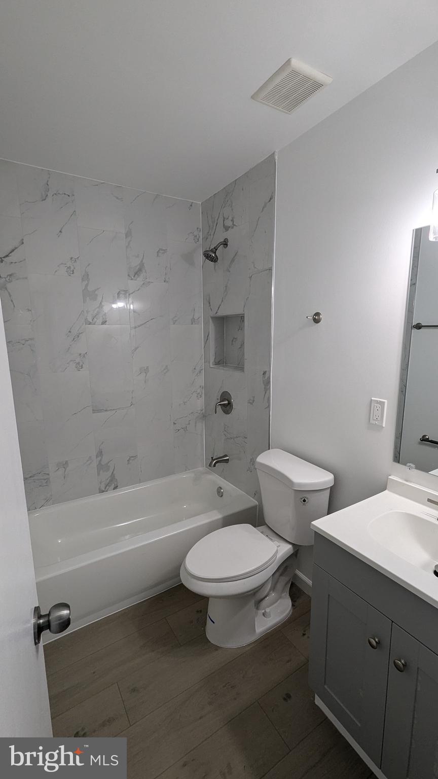 8409 DAMPIER COURT