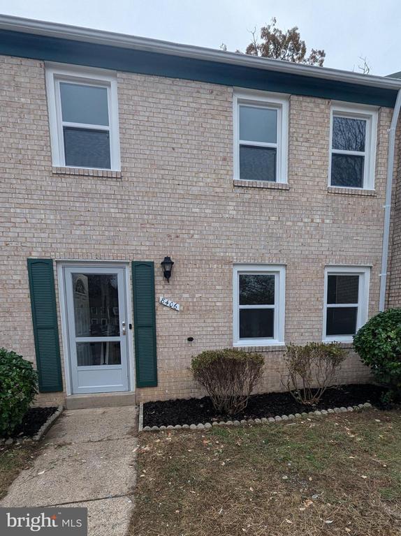 8409 DAMPIER COURT