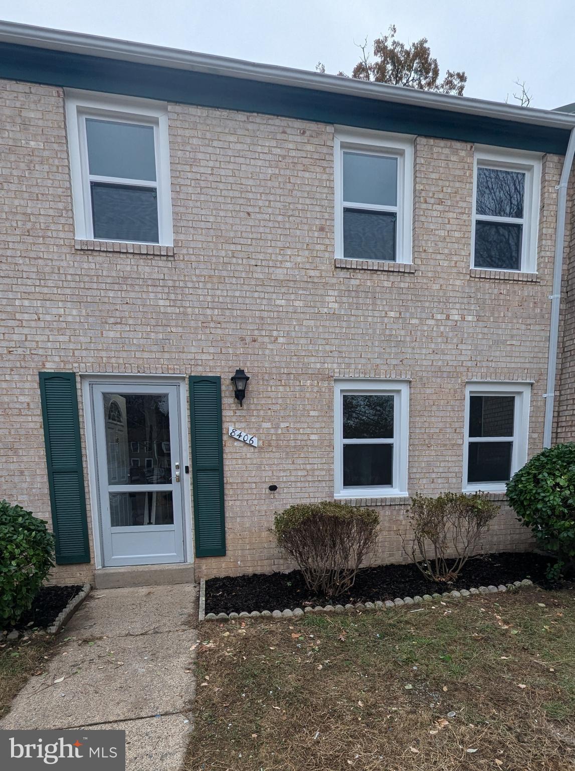 8409 DAMPIER COURT