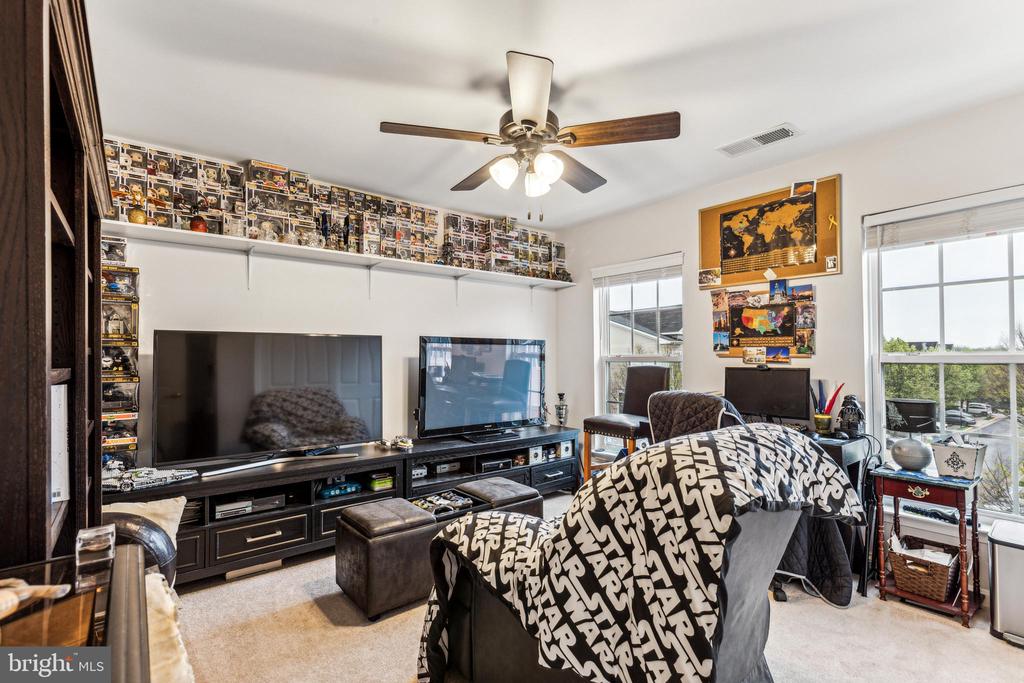 3538 HUNTLEY MANOR LANE 133B