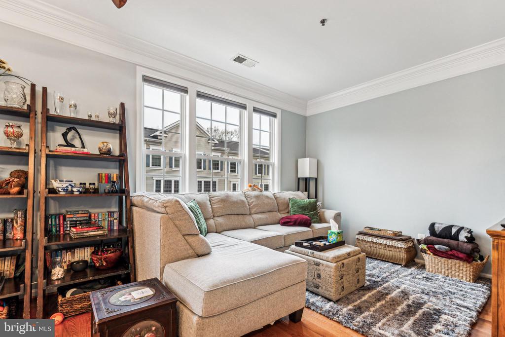 3538 HUNTLEY MANOR LANE 133B