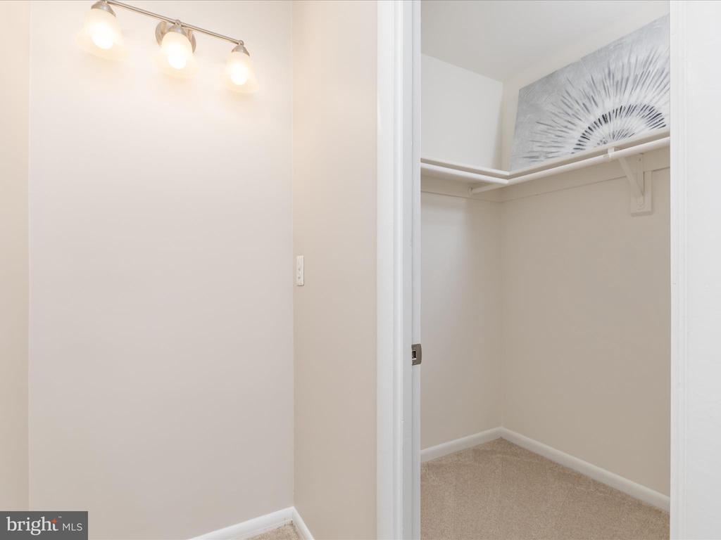 2242 Gunsmith Sq