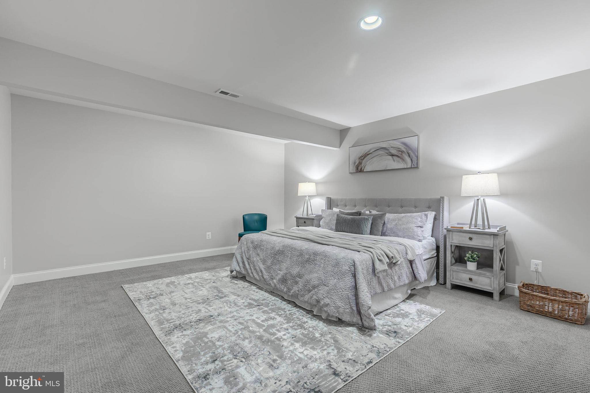 7920 Ashland Dr
