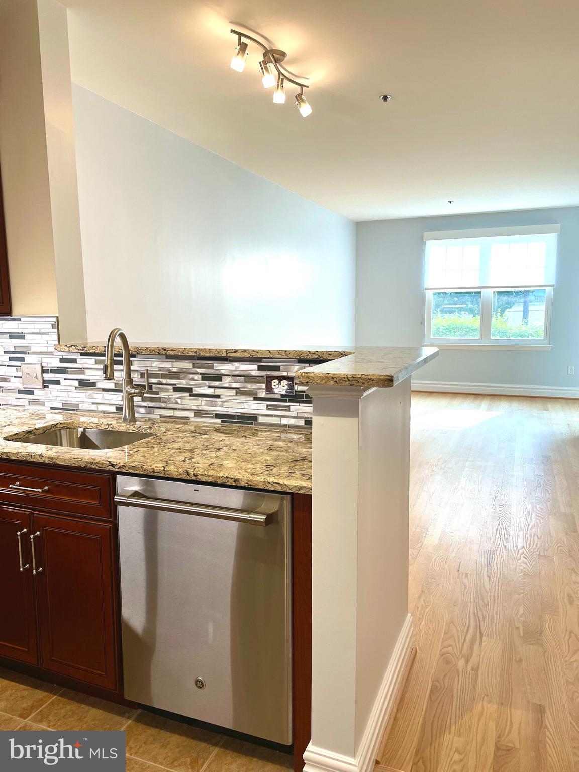 1625 International Dr #114