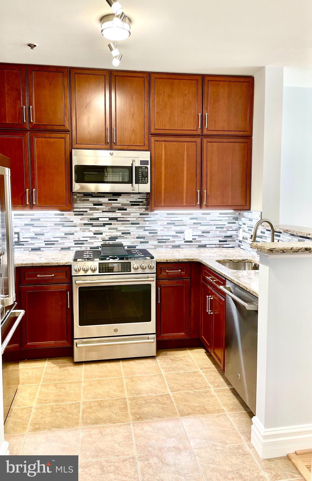 1625 International Dr #114