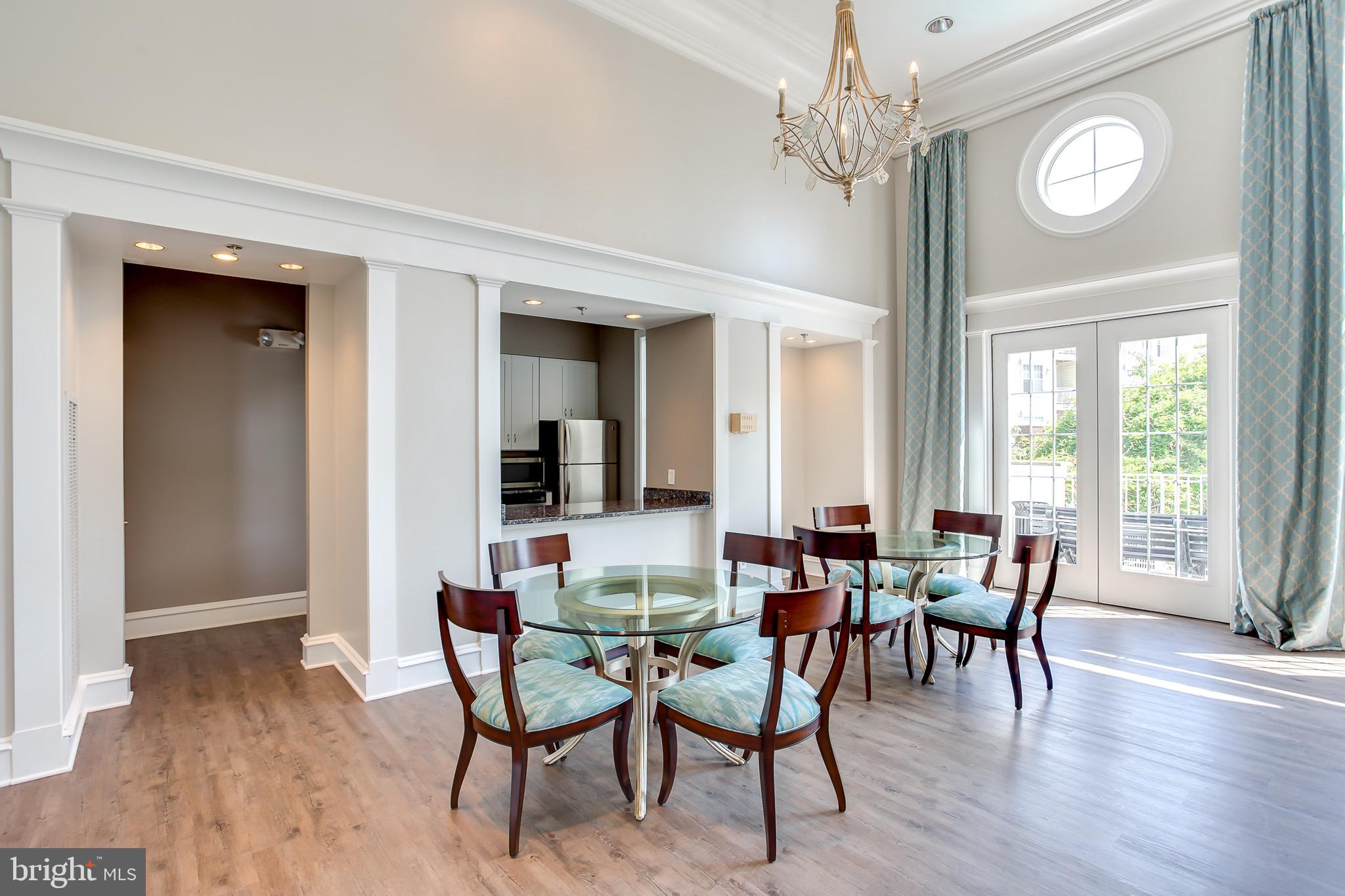 1625 International Dr #114