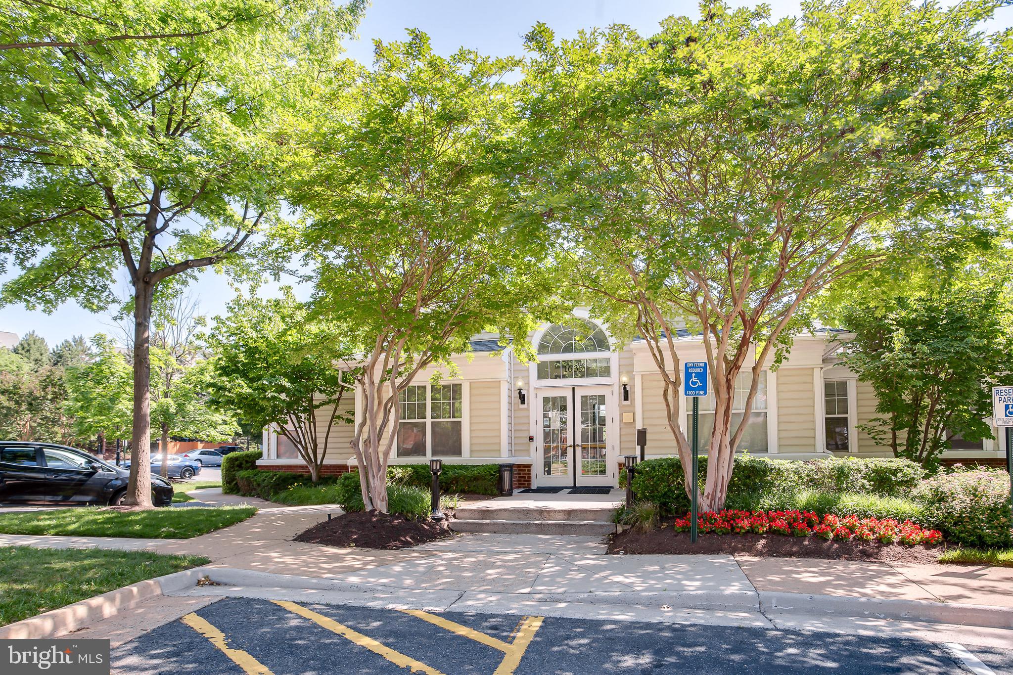 1625 International Dr #114