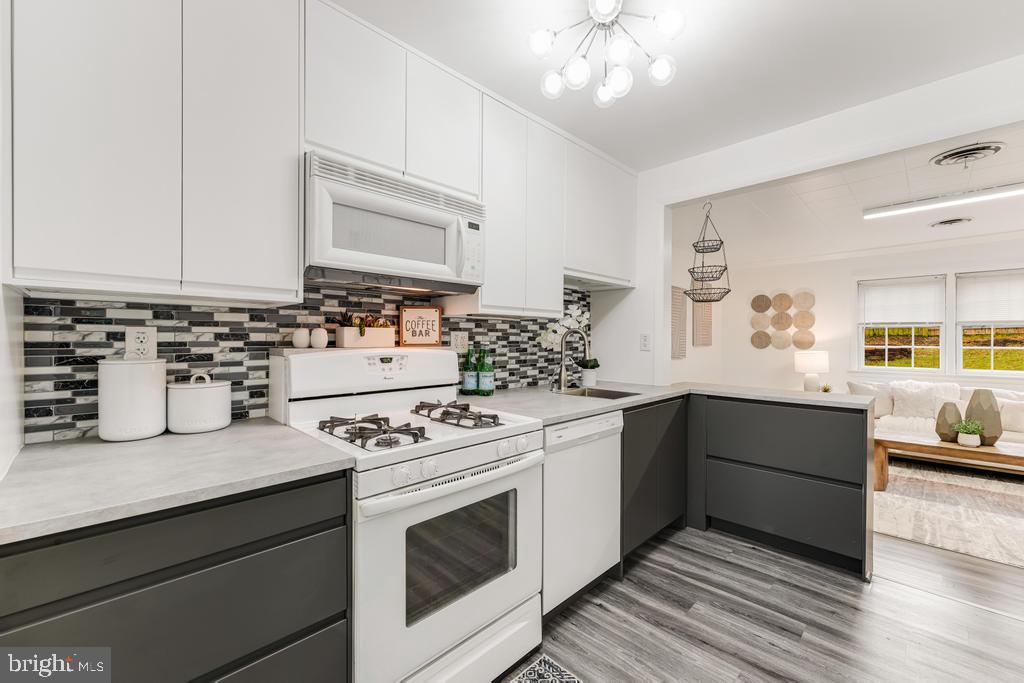 3123 ELMWOOD DRIVE