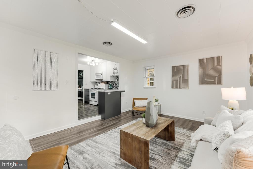 3123 ELMWOOD DRIVE