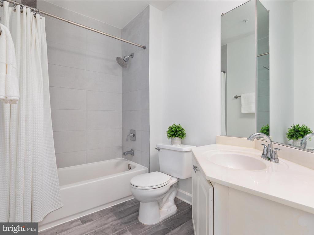 12915 Alton Sq #403