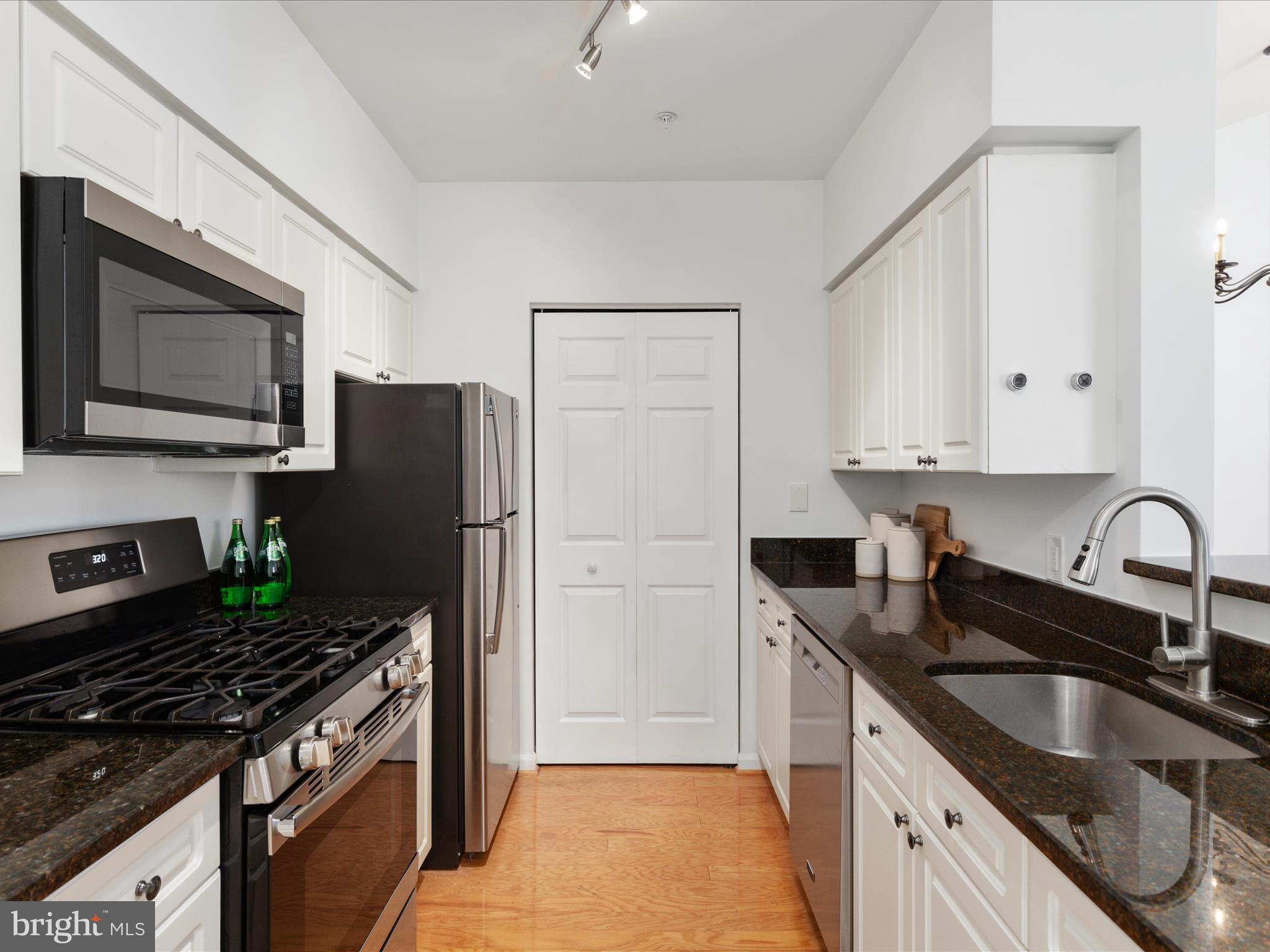 12915 Alton Sq #403