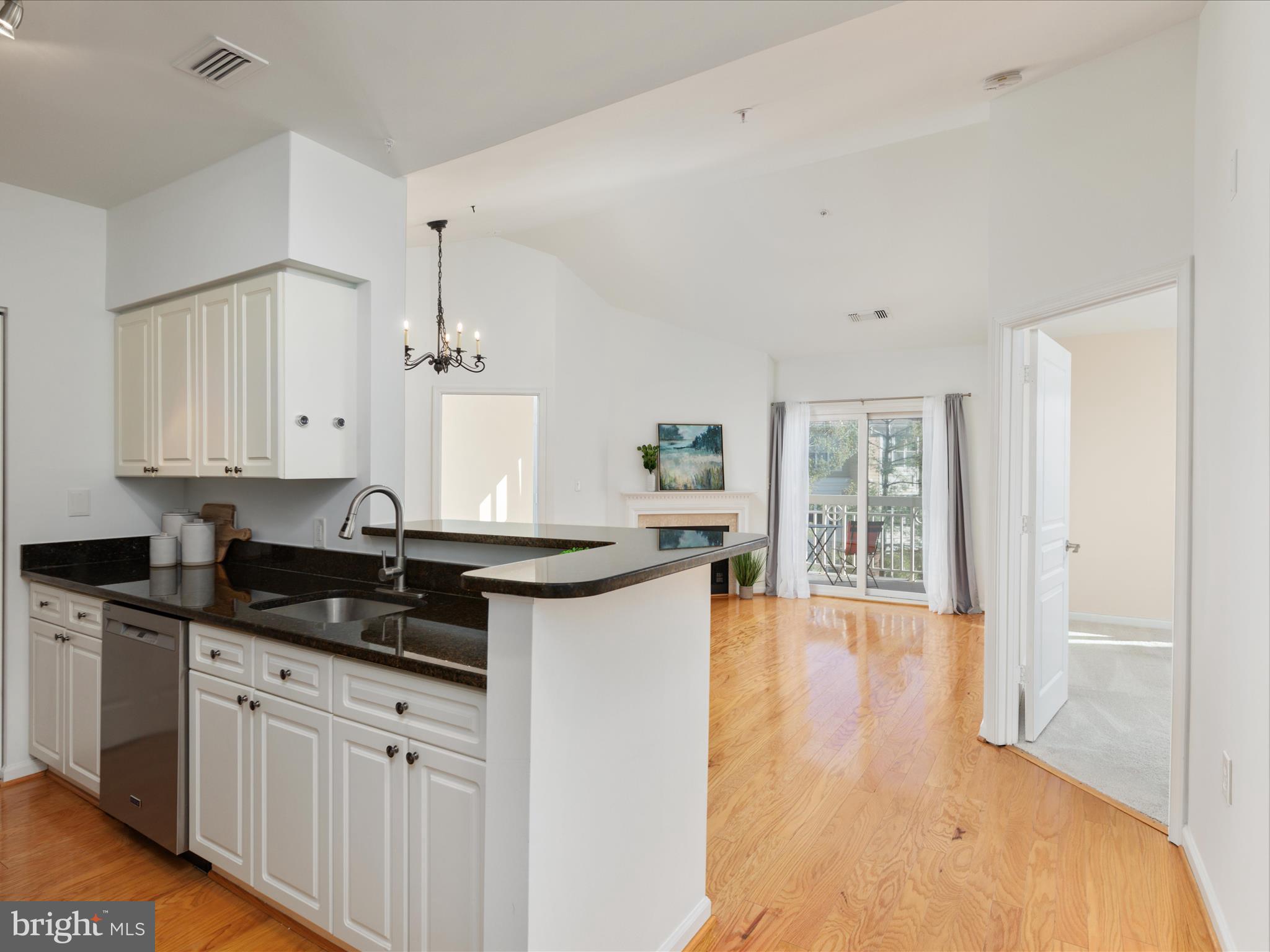 12915 Alton Sq #403