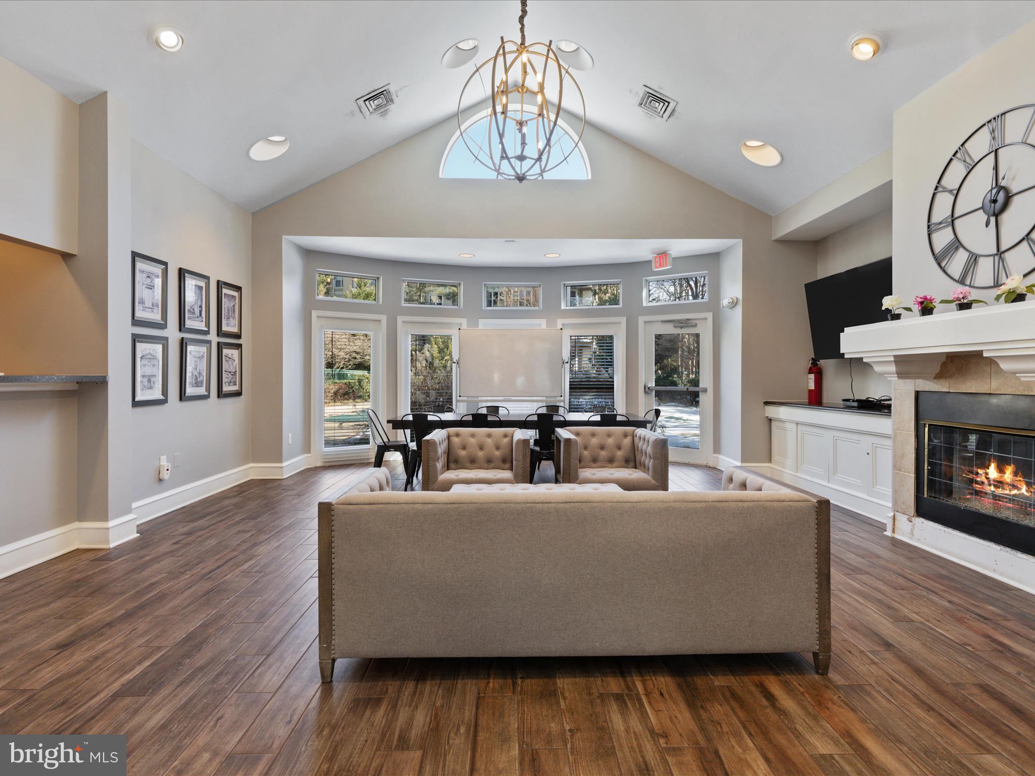 12915 Alton Sq #403