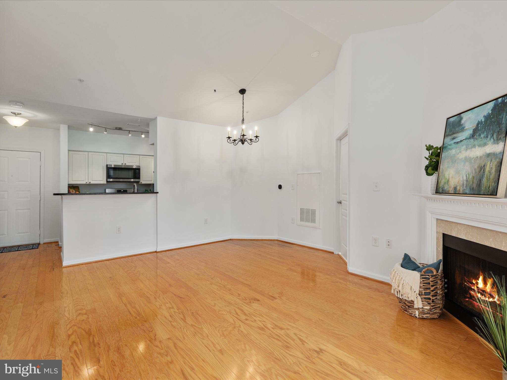 12915 Alton Sq #403