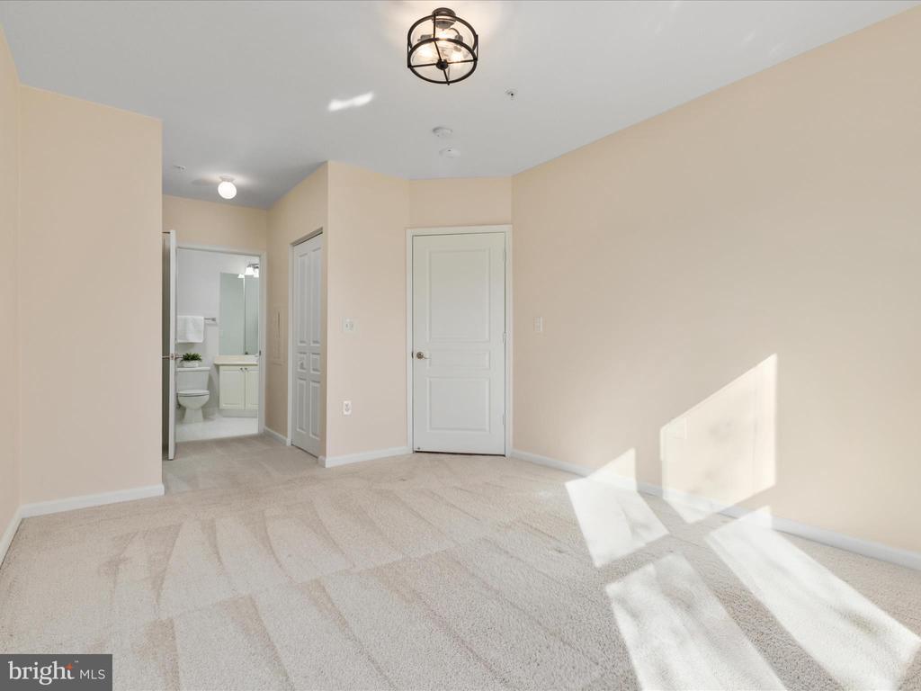 12915 Alton Sq #403