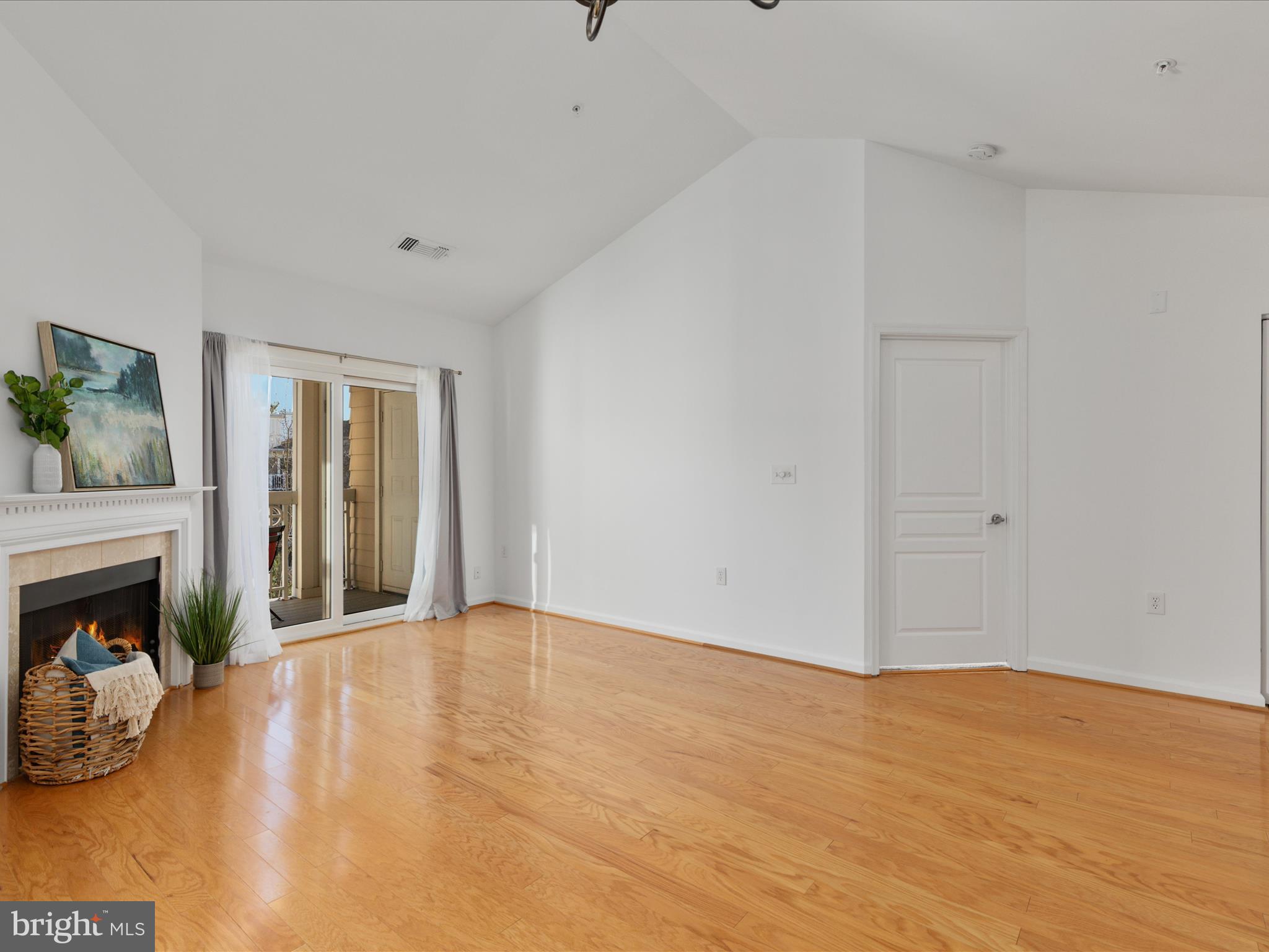 12915 Alton Sq #403